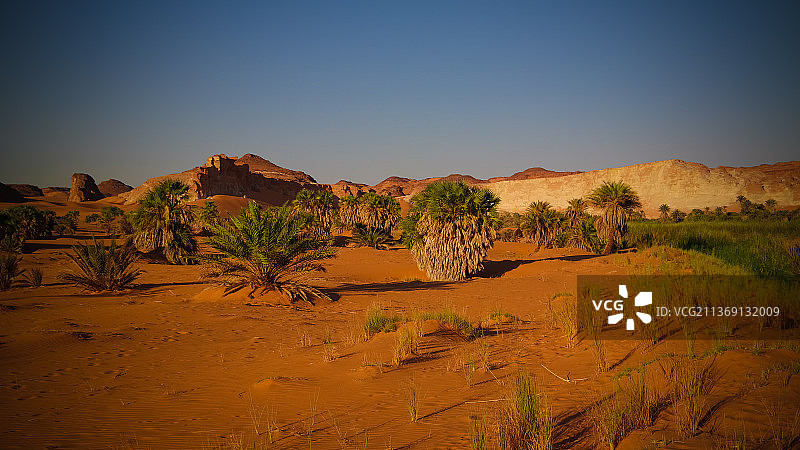 恩内迪地区乌尼昂加湖群布库湖全景，乍得，恩内迪西部，博尔库图片素材