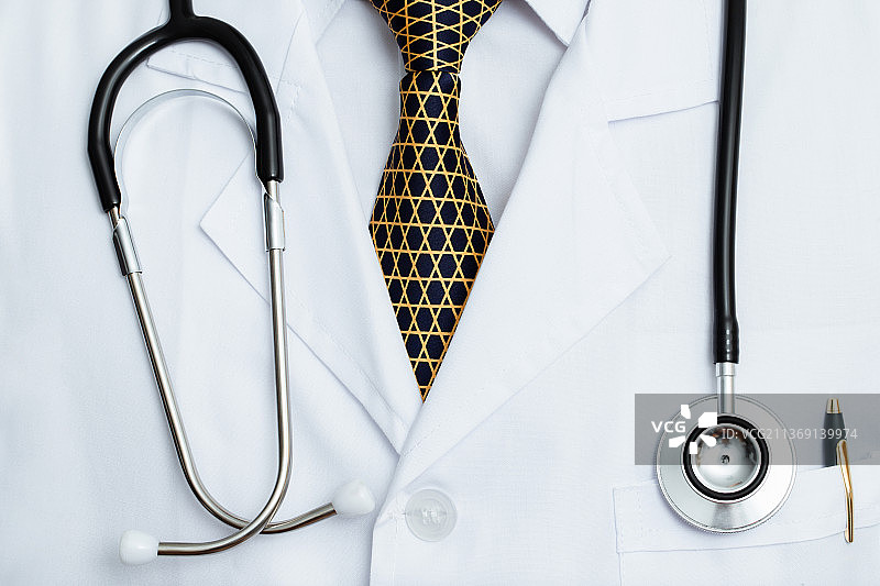 医生准备好帮助治疗感染新冠肺炎的患者图片素材