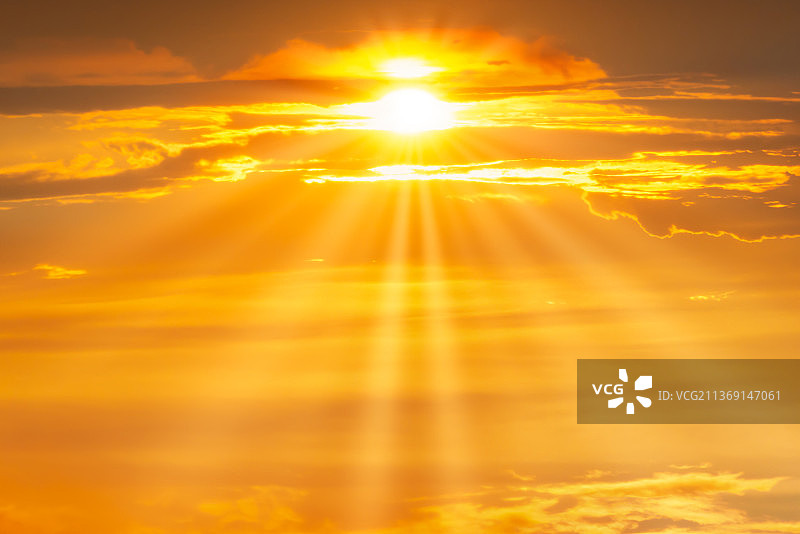日落天空与阳光，壮丽的日落景色图片素材