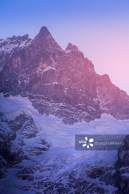 法国雪山风景：拉梅耶峰图片素材