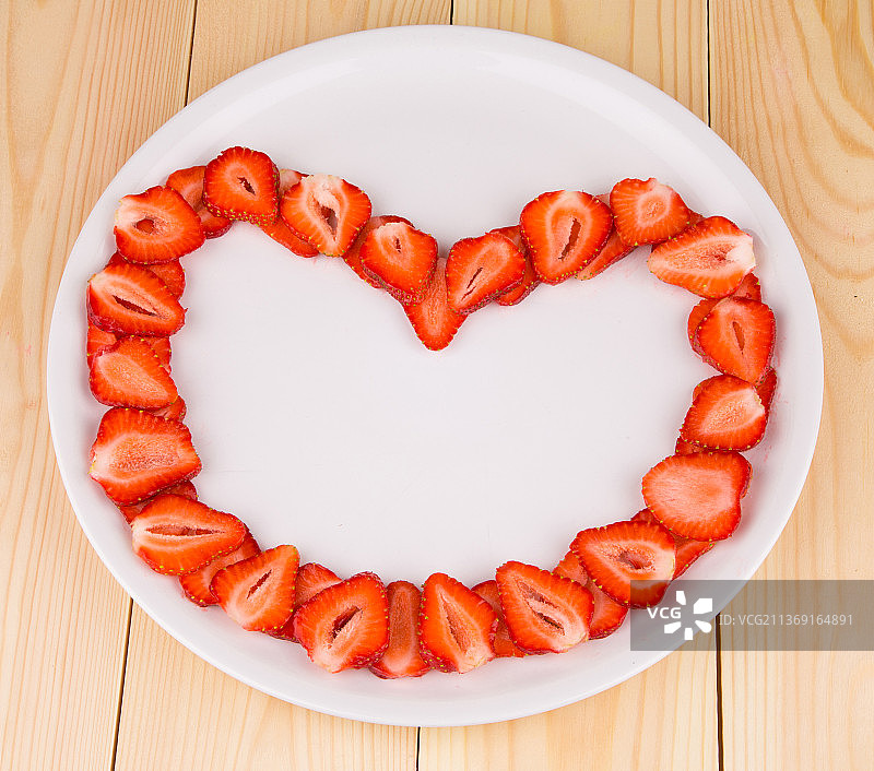 心形的新鲜草莓，摩尔多瓦图片素材