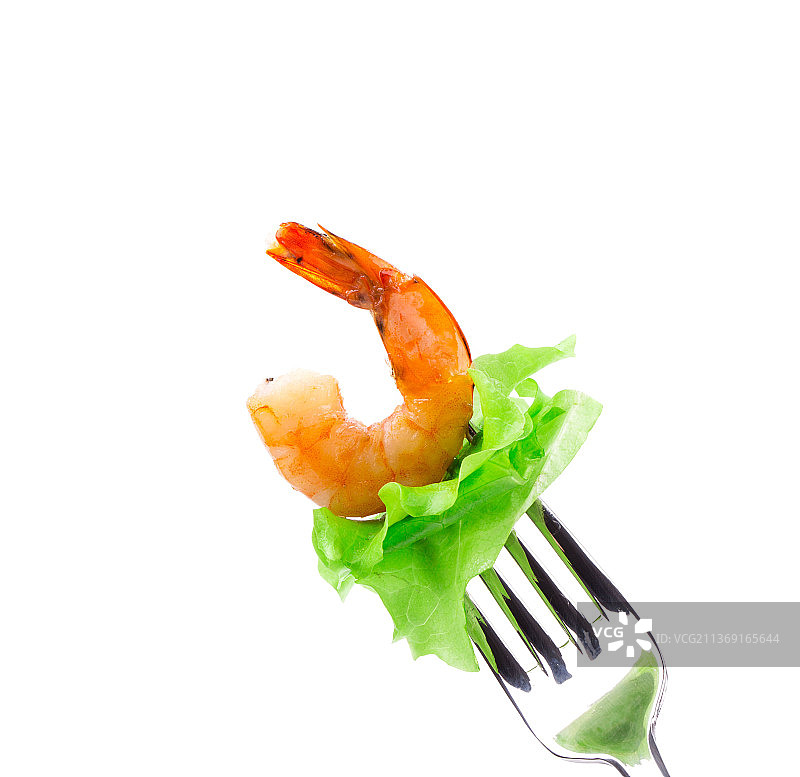 叉子上的虾，白色背景蔬菜特写，摩尔多瓦图片素材
