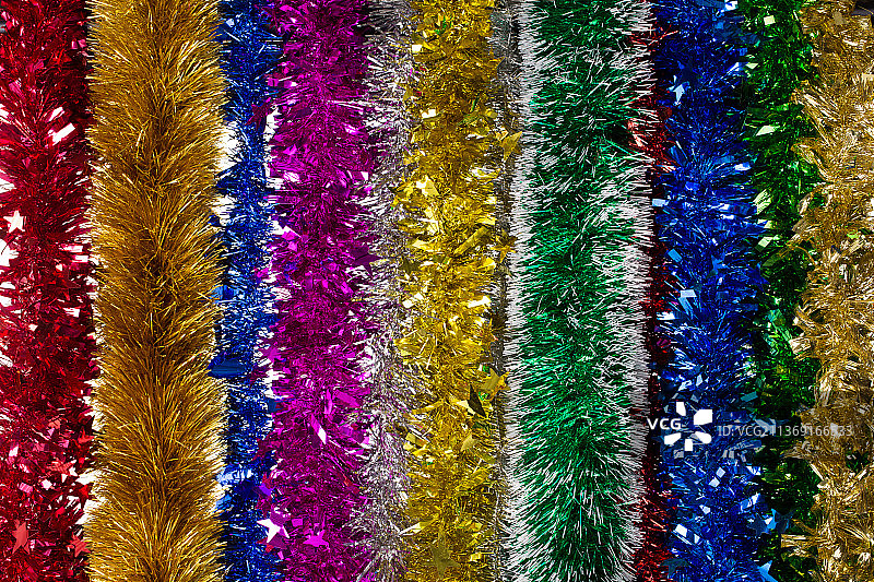 不同颜色的金属丝，彩色圣诞装饰品全画幅镜头，摩尔多瓦图片素材