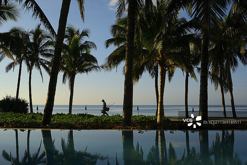 海滩上的人图片素材