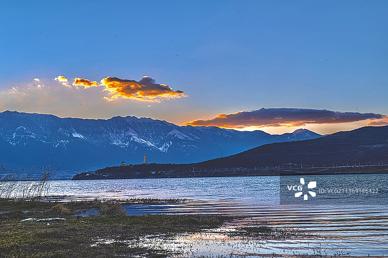 洱海东方看苍山晚霞图片素材