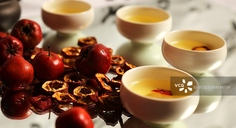 中国书法与山楂茶静物特写图片素材