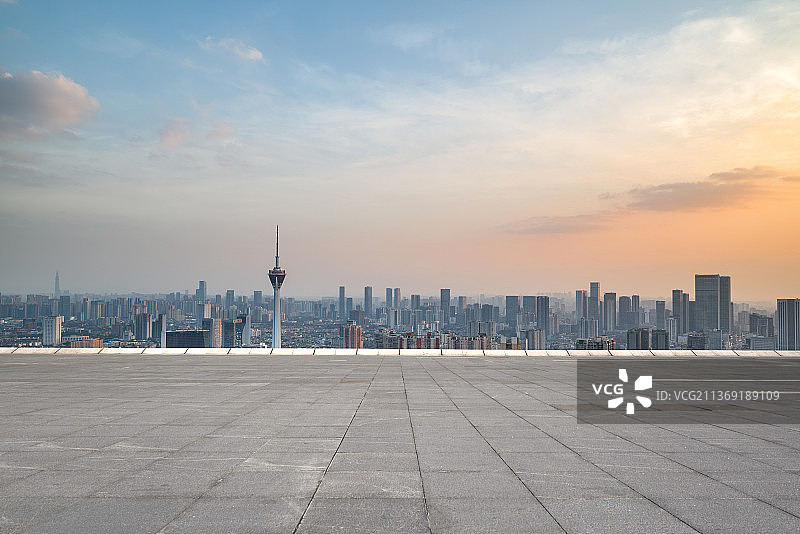 成都339电视塔春熙路太古里高视角和平台道路汽车广告背景图图片素材