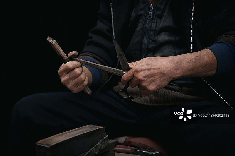 传统手工艺磨剪刀图片素材