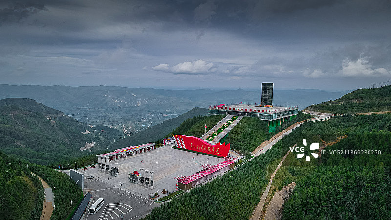 宁夏六盘山红军长征纪念亭图片素材