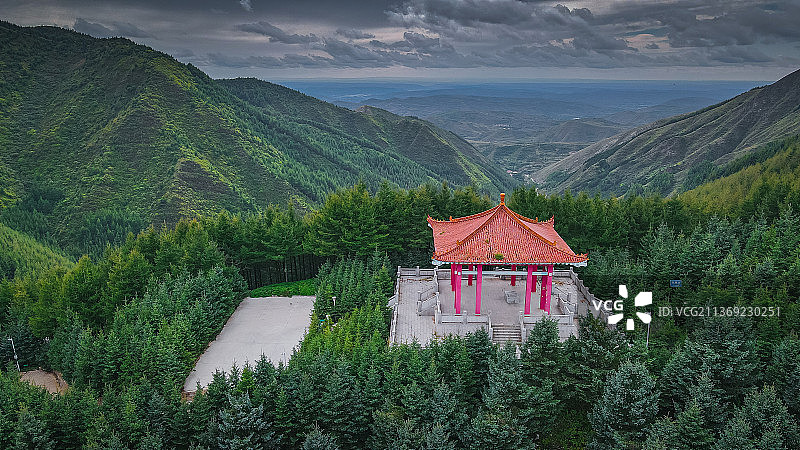 宁夏六盘山红军长征纪念亭图片素材