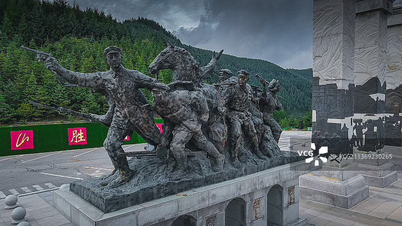 宁夏六盘山红军长征纪念亭图片素材