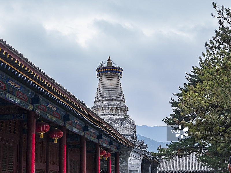 山西五台山大显通寺风景图片素材