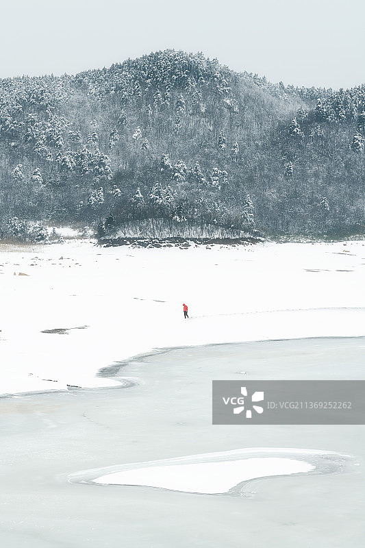 浙西天池徒步玩雪图片素材