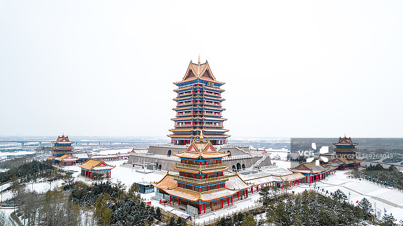 大雪后的青铜峡黄河楼风光图片素材