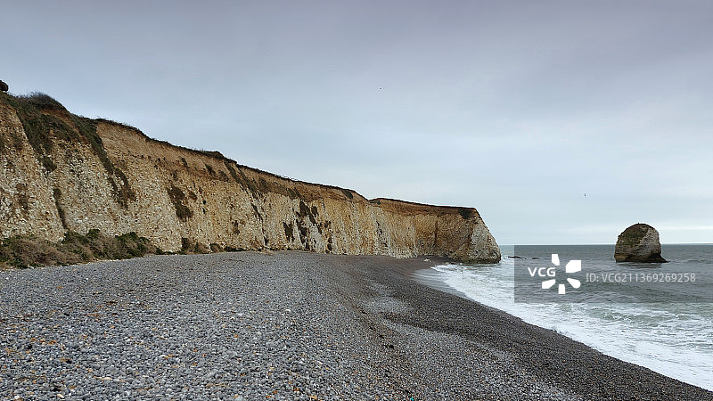 英国淡水湾鹅卵石海滩海景图片素材