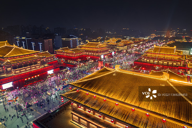 新年春节元宵节的西安大唐不夜城夜景花灯图片素材