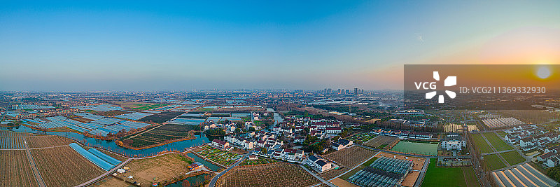 江苏省常州市新北区奔牛镇东桥村史陈家村乡村文化旅游景区的冬季风光航拍全景图片素材