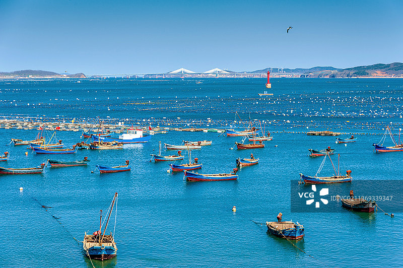 中国辽宁大连大长山岛的渔船图片素材