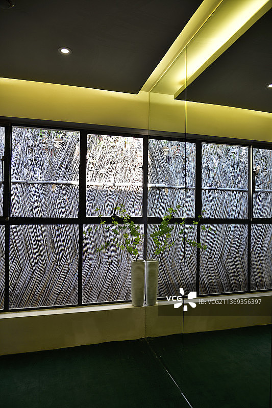 镜面窗户房间图片素材