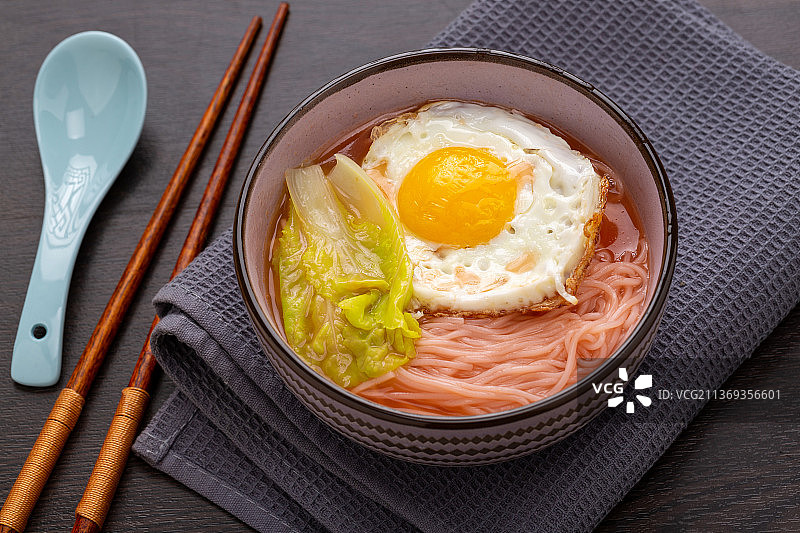 一碗鸡蛋面图片素材