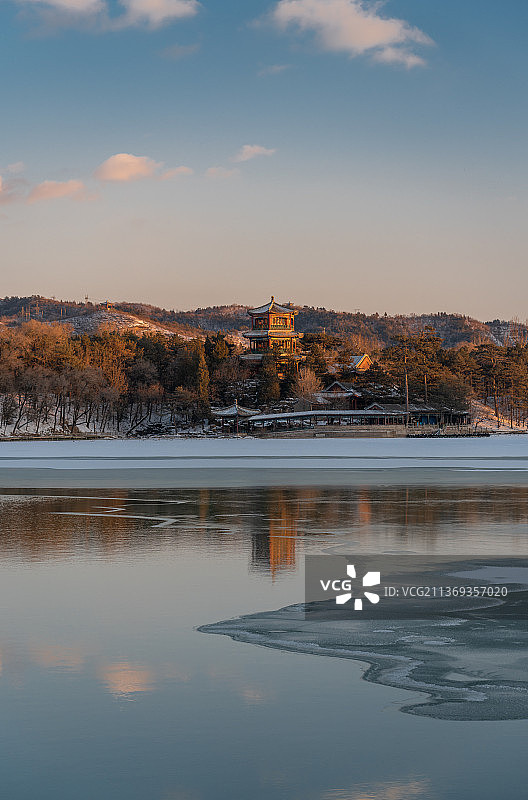 承德避暑山庄金山亭冬季日落图片素材