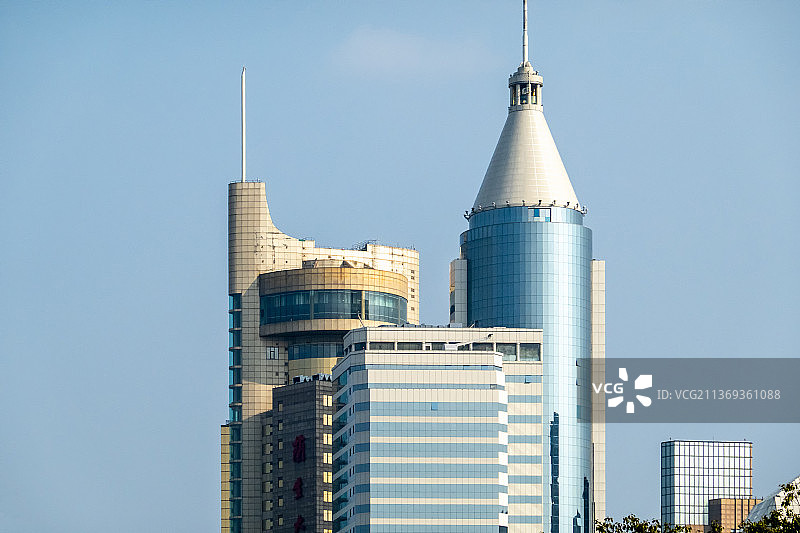 上海市中心办公楼建筑外立面图片素材