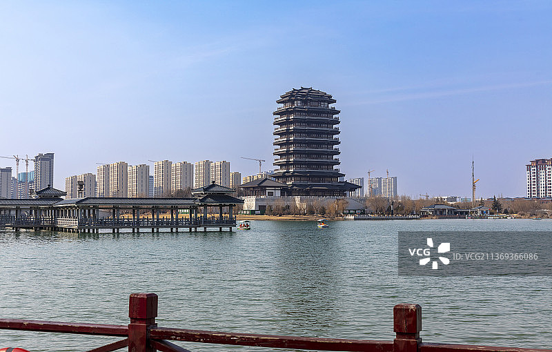 山东淄博齐盛湖公园海岱楼图片素材