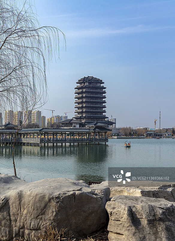 山东淄博齐盛湖公园海岱楼图片素材