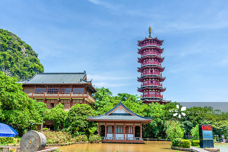 中国广西桂林木龙湖景区木龙塔图片素材