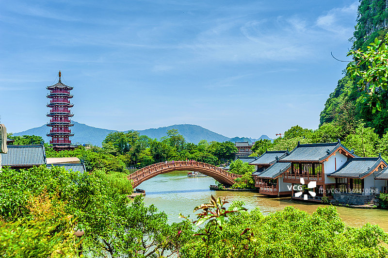 中国广西桂林木龙湖景区木龙塔图片素材