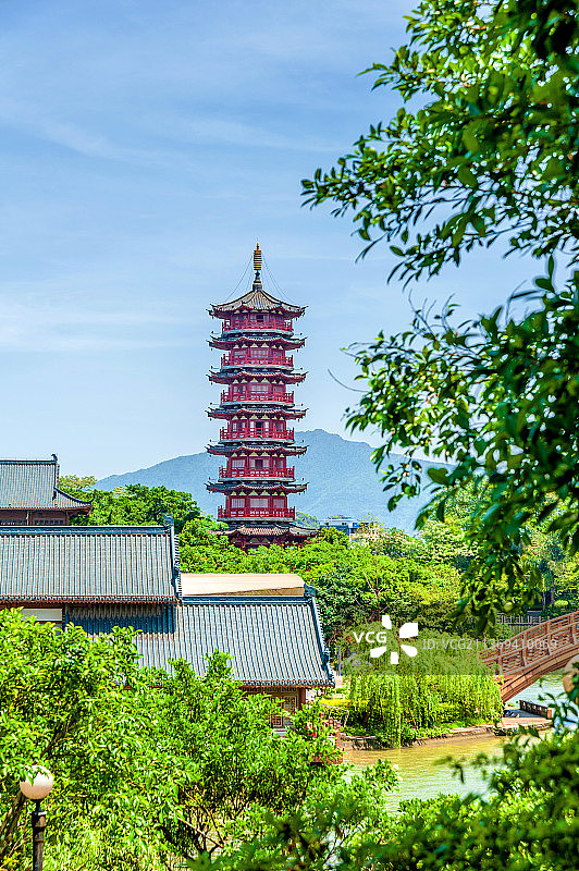 中国广西桂林木龙湖景区木龙塔图片素材
