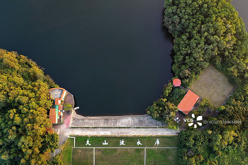 广东省深圳市坪山区体育中心体育馆和大山陂水库航拍图片素材