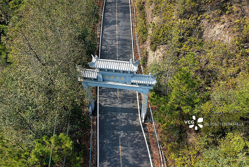 广东省惠州市惠阳区新圩镇白云嶂市级自然保护区盘古庙航拍图片素材