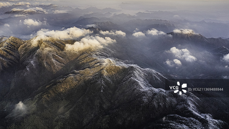 在浙江，遇见祖国壮丽雪山之巅图片素材
