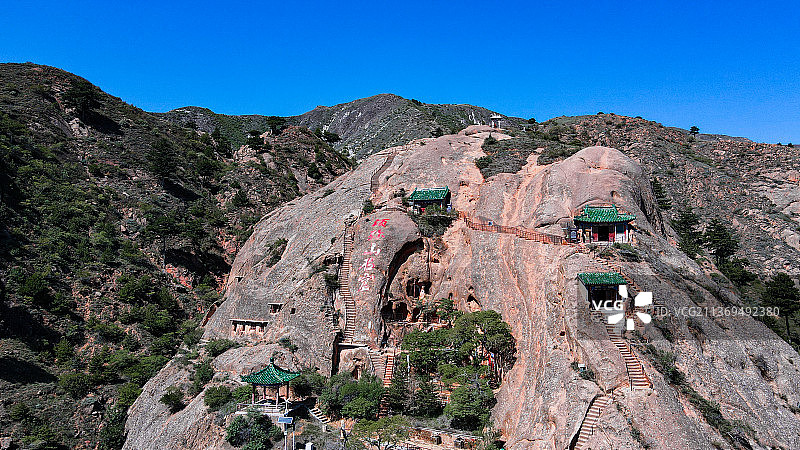宁夏西吉须弥山石窟风光图片素材