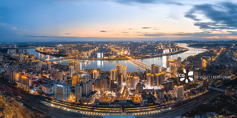 株洲天元半岛蓝调黑金图片素材