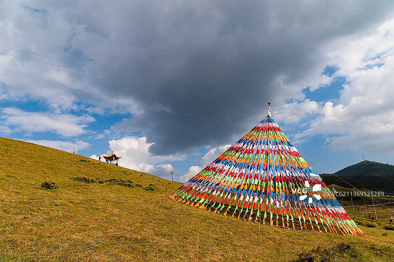 甘南合作市郊外的山地图片素材