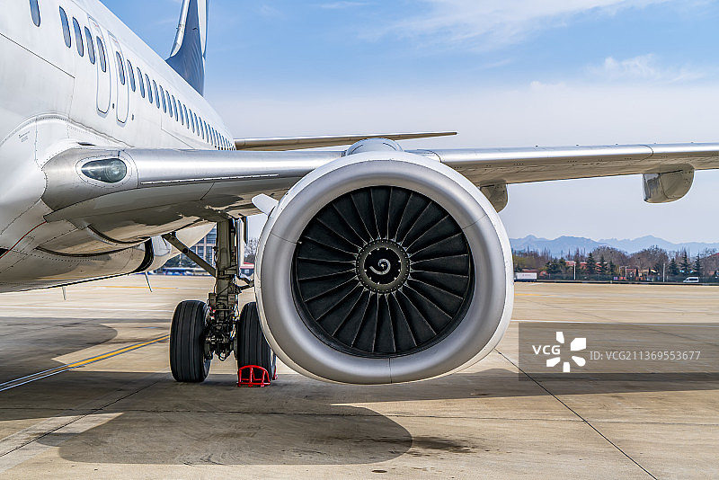 机场停机坪客机机翼图片素材