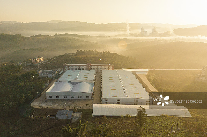 清晨工厂航拍图片素材