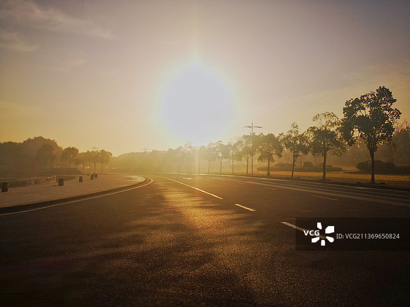 路面光影图片素材