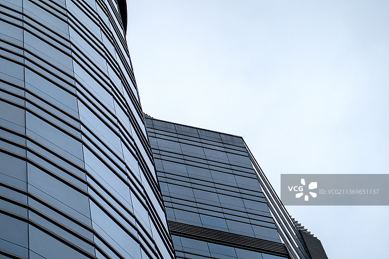 上海拥挤办公楼建筑外立面图片素材