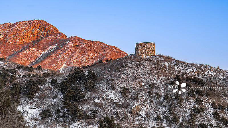 辽宁省葫芦岛市绥中县长城古堡日照金山图片素材