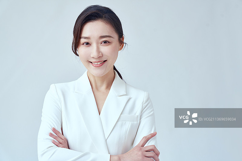 棚拍白背景商务女性图片素材