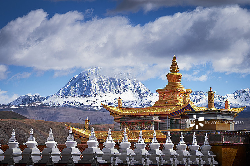 雪峰古寺图片素材