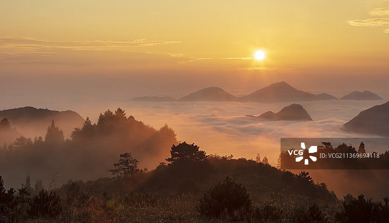 福建武夷山日出云海图片素材