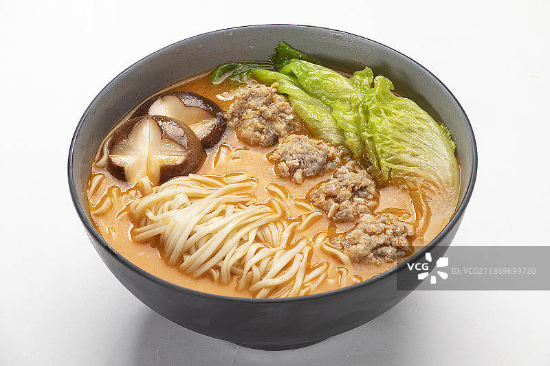 肉圆番茄汁面图片素材