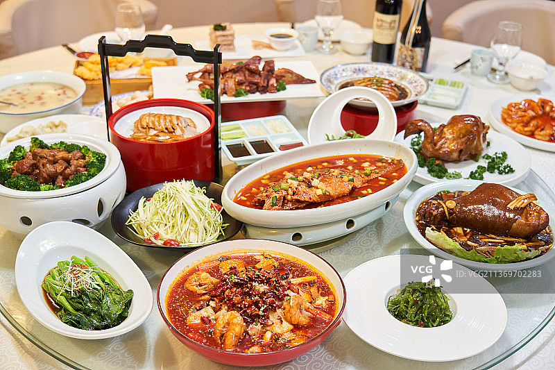 一桌子菜图片素材