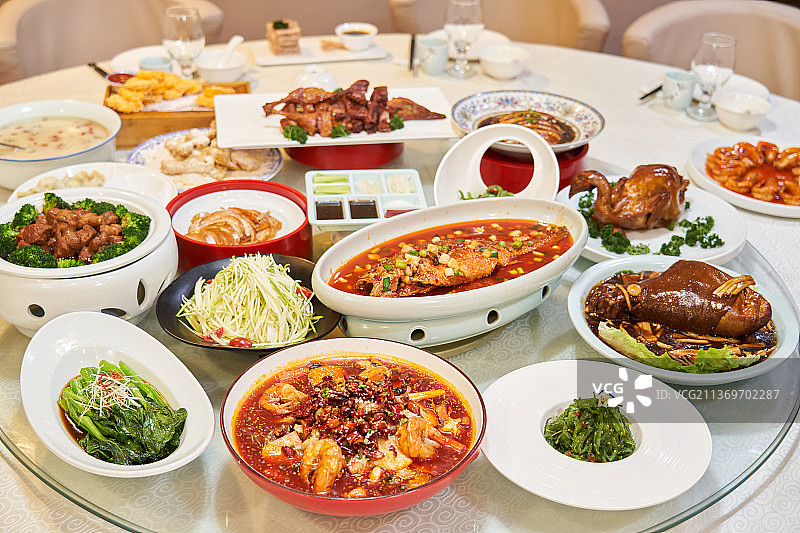 一桌子菜图片素材