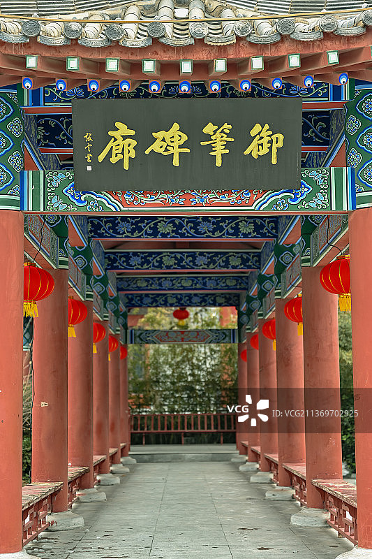 中国开封珠玑巷守望阁碑廊孔子像图片素材