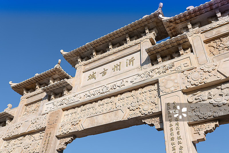 临沂沂州古城景区牌坊图片素材